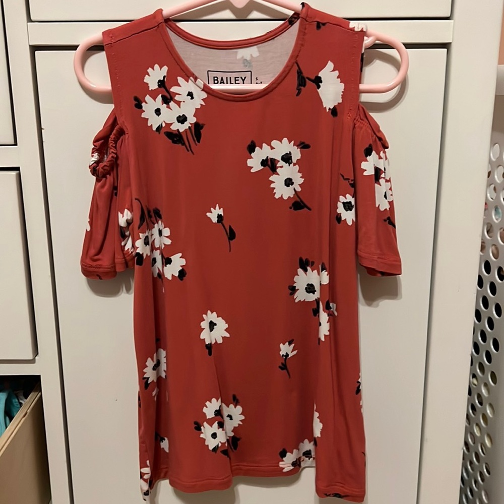 Bailey Lane Girls Cold Shoulder Shirt Size 6-7